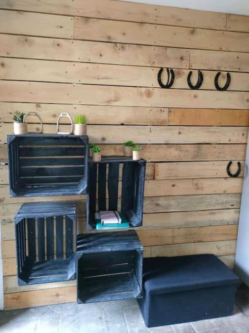 Gite La Roche Paisible Saint-Julien-de-Coppel 外观 照片