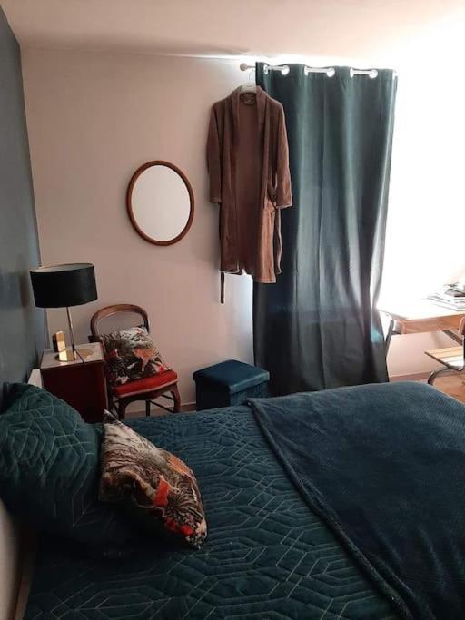 Gite La Roche Paisible Saint-Julien-de-Coppel 外观 照片